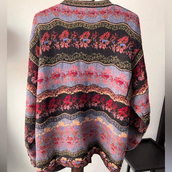 Icelandic Design Wool Cardigan with Silver Buttons Womens oversized M/L - Picture 12 of 14